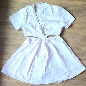 ⭐ $5 ⭐ ZARA White Faux Wrap Front Cutout Mini Dress Size Medium